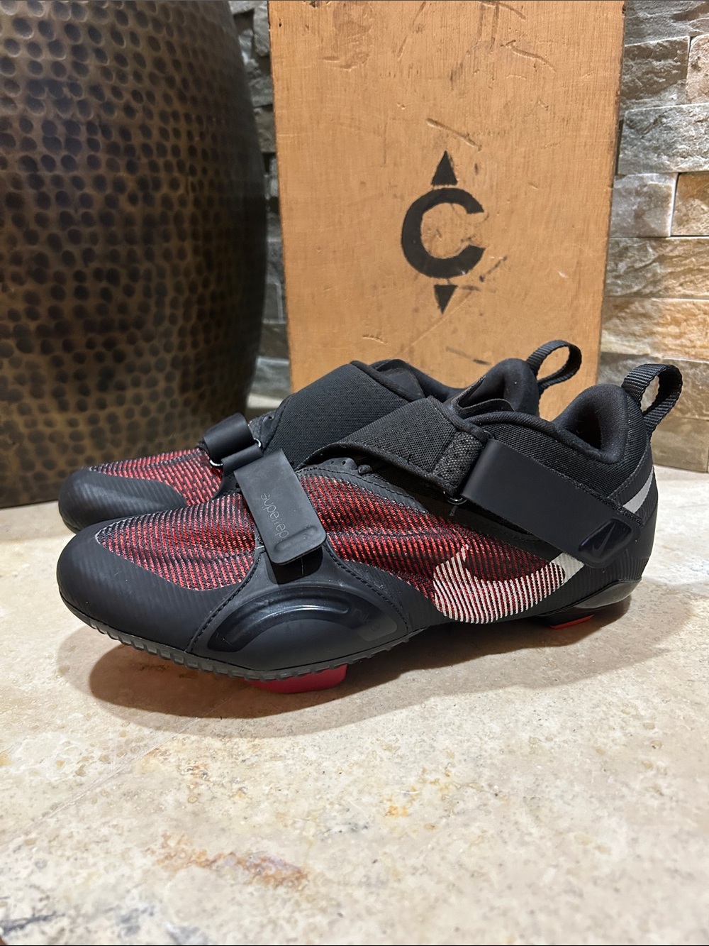 Nike SuperRep Cycle cycling shoes in black and hyper crimson 9.5
